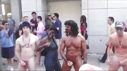Brunette russe avec filme porno download une queue de coq avec deux hommes
