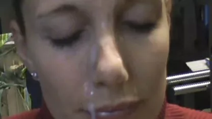 Un homme anna polina porno prend une vidéo de personnes en premier pour une classe de camionnette