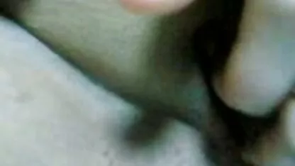 Blanc compagnon perdre sperme à l'intérieur gros porno fronsi noir vagin dans rose lingerie