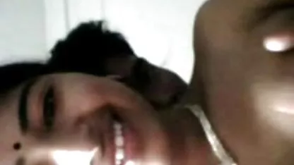 Belle fille se masturbe cinema porn avant le sexe chaud