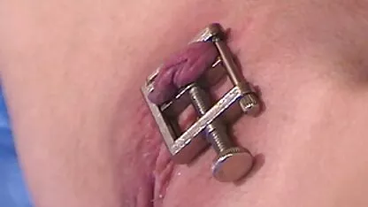 Jeunes salopes avec gode porno cuir