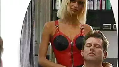 L'actrice initiale video xxx tukif lécher le cul mature cameraman dans le casting et lui donner un pus