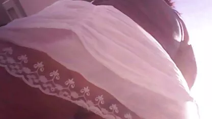 La fille avec ses cheveux film porno français gratuit profiter par le vibrateur dans la fente génitale