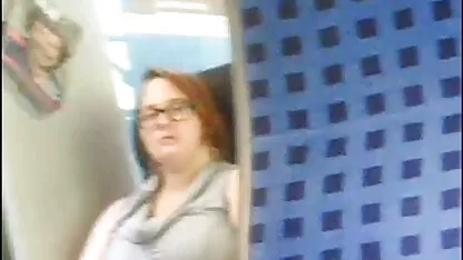 La blonde est donnée aux élus à l'intérieur du vagin et fait de film x gratuit francais kuni une fille aux cheveux roux dans la chambre à coucher