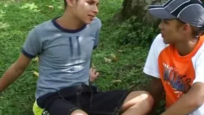 Courageux de poulet porno sal chaud