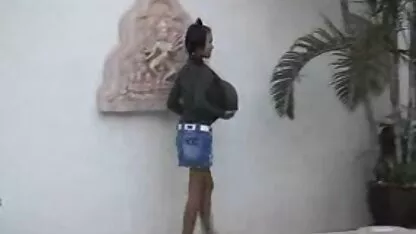 Ringard blanc laetitia porno a frappé la mère noire avec un gros cul au point posant cowgirl