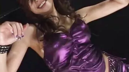 Deux free porno movie copines sont venues au casting et sucent le boulon du réalisateur dans l'hôtel