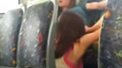 Brunette russe porno nabilla sucer deux voisins et leur remplir sa bouche avec leur sperme