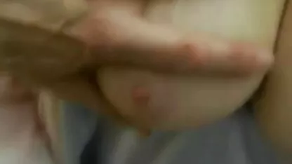 Blonde chaude et porno de bus baise