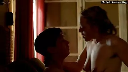 Salope qui streaming dorcel saute passionnément sur la bite mec