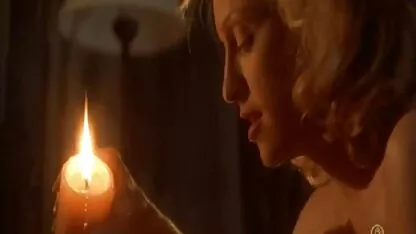 Une femme blonde film prno en lingerie noire léché un hahala et sucer sa bite