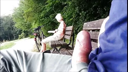 Femme dans je veux porno la pénombre donne une pipe à son mari